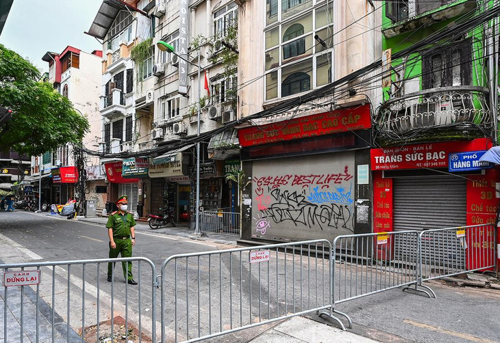 Hà Nội dừng tất cả các dịch vụ không thiết yếu từ 0 giờ ngày 19/7