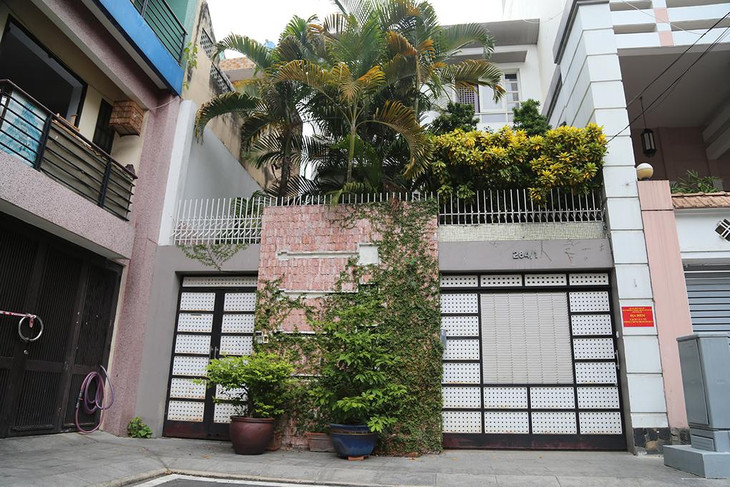 2 F1 cách ly trong ngôi nhà ba tầng có 5 phòng ngủ ở quận Phú Nhuận 2 F1 cách ly trong ngôi nhà ba tầng có 5 phòng ngủ ở quận Phú Nhuận