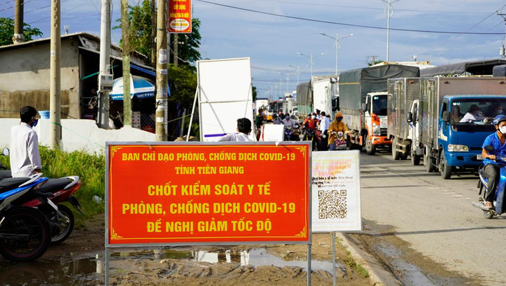 Chốt kiểm soát thứ hai trên quốc lộ 1, tại Tân Hương, huyện Châu Thành, Tiền Giang Chốt kiểm soát thứ hai trên quốc lộ 1, tại Tân Hương, huyện Châu Thành, Tiền Giang