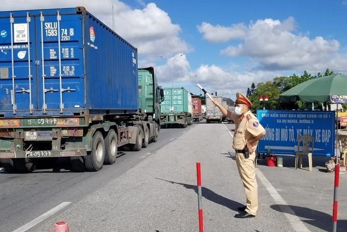 Kiến nghị tăng hiệu lực giấy xét nghiệm Covid-19 từ 5 đến 7 ngày với lái xe chở hàng hóa Kiến nghị tăng hiệu lực giấy xét nghiệm Covid-19 từ 5 đến 7 ngày với lái xe chở hàng hóa