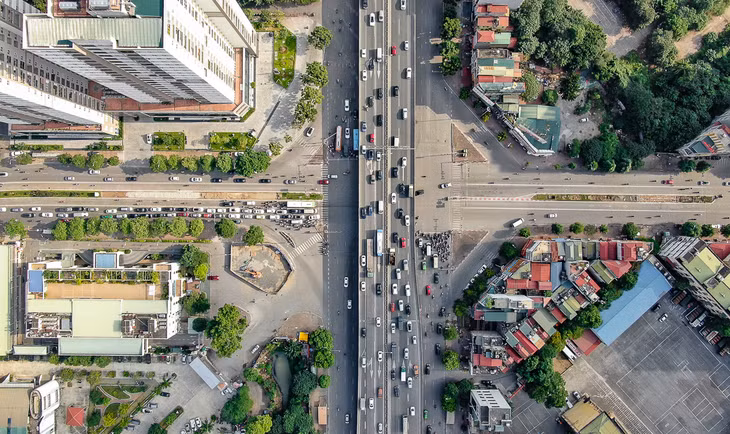 Hầm chui có kết cấu bê tông cốt thép, xây dựng trục thông theo hướng đường Lê Văn Lương.