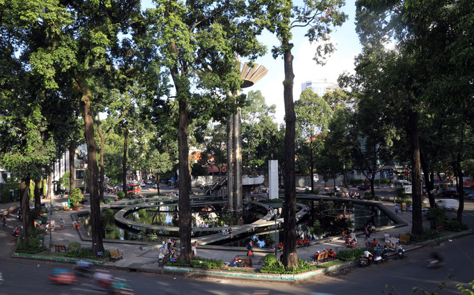 Hồ Con Rùa, vòng xoay giao nhau của các đường Phạm Ngọc Thạch, Trần Cao Vân và Võ Văn Tần