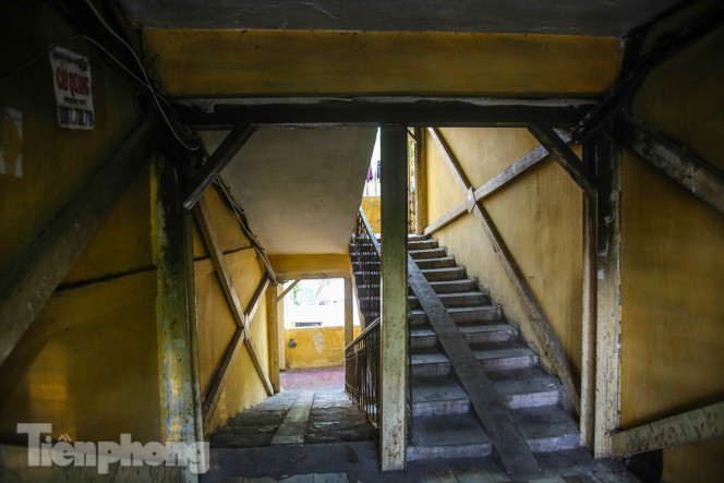 Đơn nguyên 3 tập thể C8 Giảng Võ nằm trong danh sách nguy hiểm cấp độ D cần được di dời.