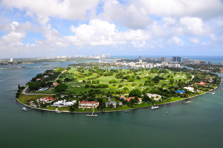 Giới siêu giàu vẫn chi bộn tiền cho BĐS. Ảnh: dreamstime.