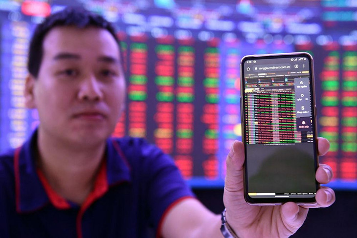 VN-Index thủng mốc 1.000 điểm ngay sáng đầu tuần VN-Index thủng mốc 1.000 điểm ngay sáng đầu tuần