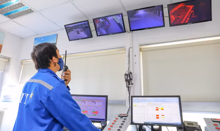 Trung tâm theo dõi và điều khiển phối trộn thức ăn.