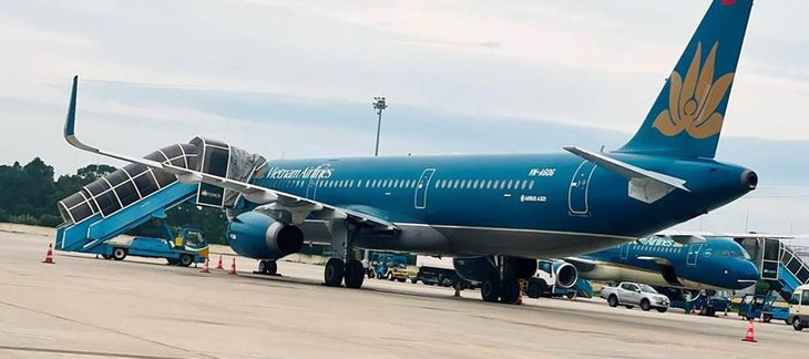 Tháng 10, sản lượng vận chuyển hành khách bằng đường hàng không sụt giảm. Ảnh minh hoạ