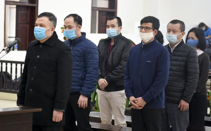 Lê Xuân Giang và 6 đồng phạm nghe HĐXX tuyên án