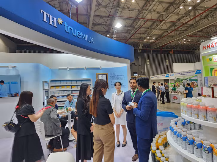 Các cuộc tiếp xúc với nhà mua quốc tế tại Vietnam International Sourcing Expo 2024 mở ra cơ hội cho Tập đoàn TH tham gia vào chuỗi cung ứng toàn cầu