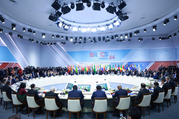 Lãnh đạo các nước tham dự hội nghị tập trung thảo luận các định hướng lớn để giải quyết một số vấn đề cấp bách mang tính toàn cầu - Ảnh: VGP