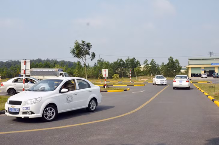 Hà Nội khôi phục lại hoạt động sát hạch, cấp GPLX phục vụ nhu cầu của người dân. Ảnh minh họa.