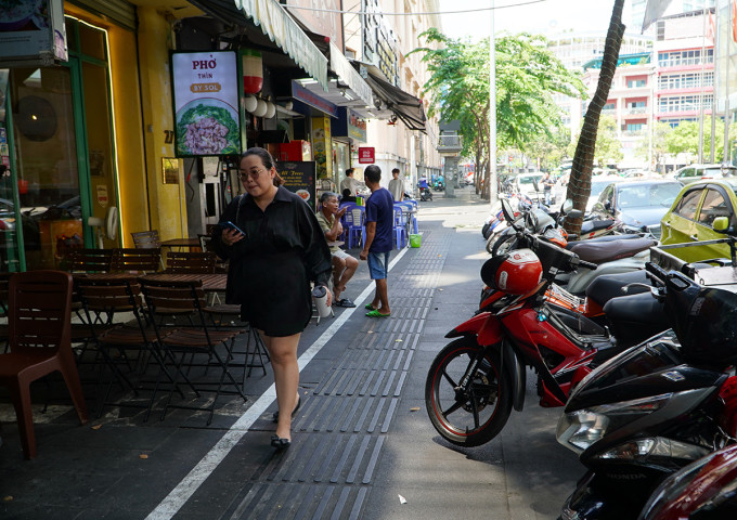 Đường Hải Triều (Quận 1, TP.HCM) - một trong những tuyến cho sử dụng vỉa hè có thu phí
