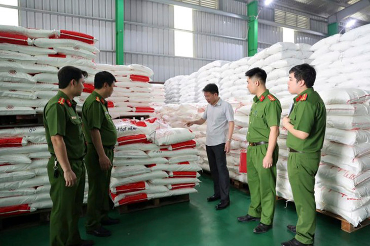 Công an tỉnh Phú Thọ kiểm tra kho sản xuất Công an tỉnh Phú Thọ kiểm tra kho sản xuất