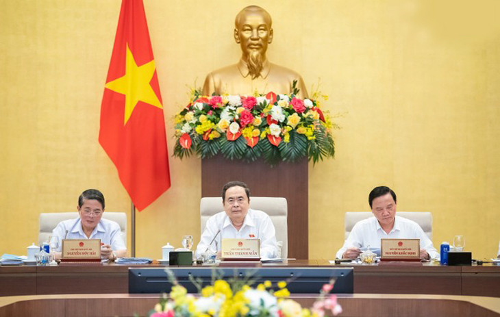 Chủ tịch Quốc hội Trần Thanh Mẫn (giữa) và hai phó chủ tịch Quốc hội tại phiên họp Thường vụ