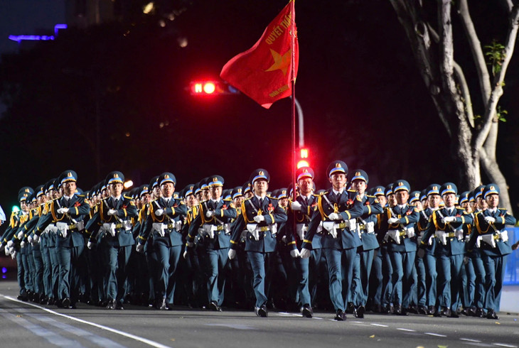 Tổng hợp luyện diễu binh, diễu hành lần thứ hai Tổng hợp luyện diễu binh, diễu hành lần thứ hai