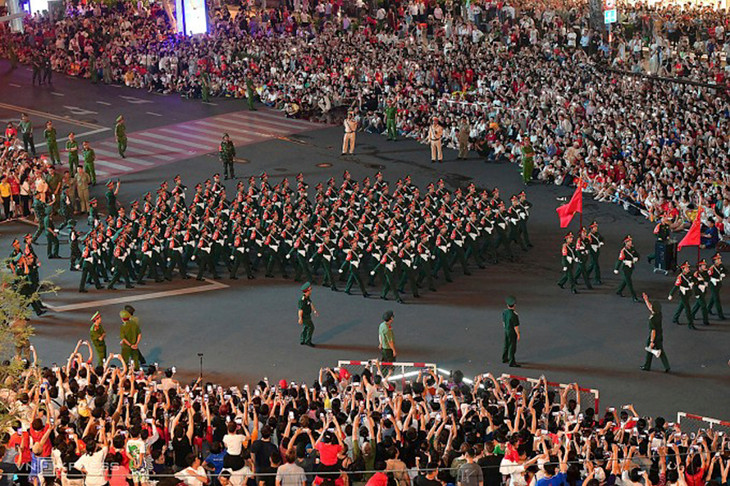 Đoàn diễu binh ở trung tâm TP.HCM trong buổi sơ duyệt Đoàn diễu binh ở trung tâm TP.HCM trong buổi sơ duyệt