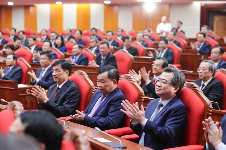 Các đại biểu dự Hội nghị Trung ương 11 khóa XIII