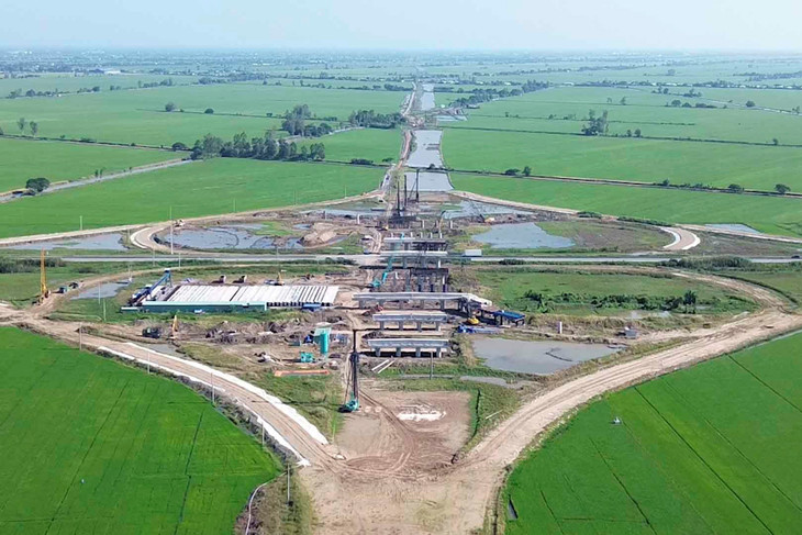 Dự án cao tốc Châu Đốc - Cần Thơ - Sóc Trăng nhìn từ trên cao Dự án cao tốc Châu Đốc - Cần Thơ - Sóc Trăng nhìn từ trên cao