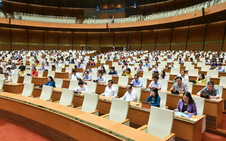 Quang cảnh phiên họp