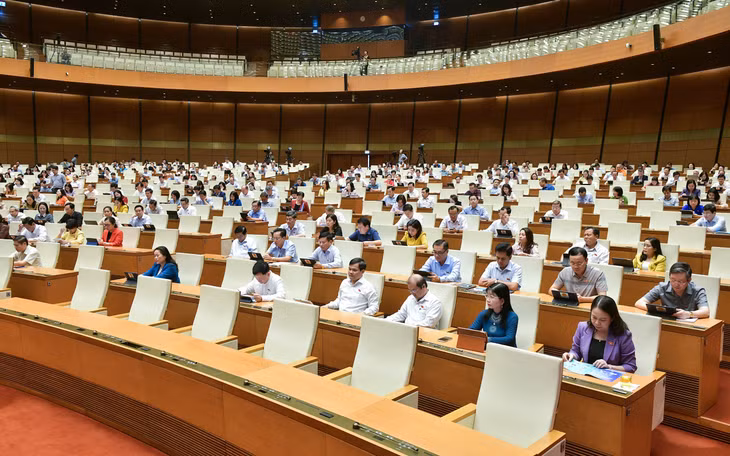 Quang cảnh phiên họp