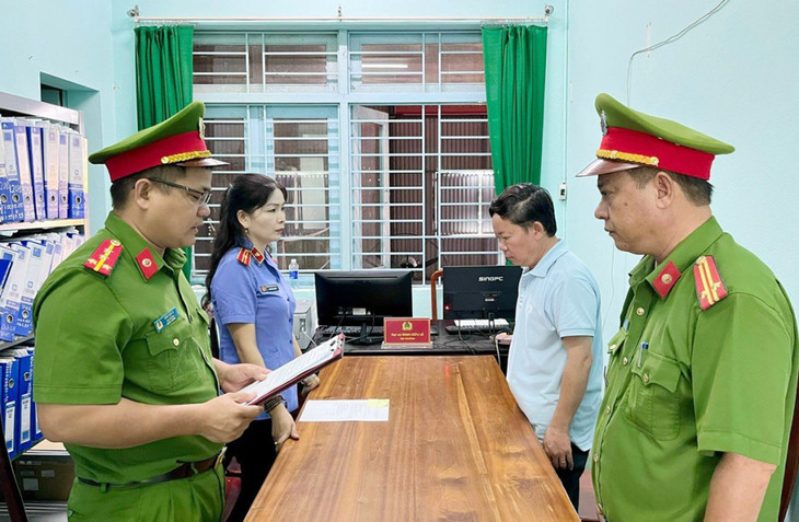 Cơ quan điều tra đọc lệnh bắt ông Lê Quang Hào