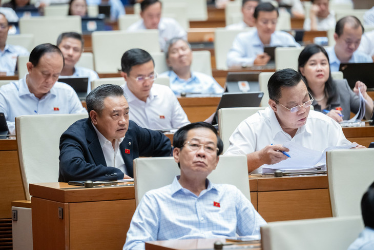 Tại phiên thảo luận đã có 24 lượt ý kiến đại biểu phát biểu, 1 ý kiến đại biểu tranh luận Tại phiên thảo luận đã có 24 lượt ý kiến đại biểu phát biểu, 1 ý kiến đại biểu tranh luận