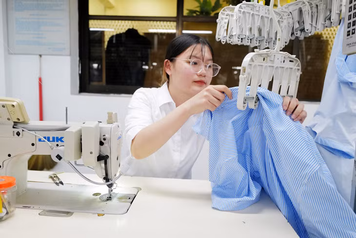 Công nhân tại công ty May 10, Hà Nội