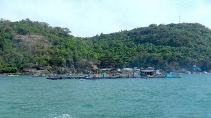 Hòn Khoai nằm trên địa bàn huyện Ngọc Hiển, tỉnh Cà Mau