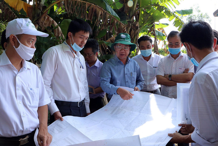 Đoàn kiểm tra thị sát khu vực đất xây cao tốc Phan Thiết - Dầu Giây