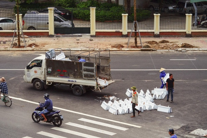 Công tác thiết lập hạ tầng để tổ chức giao thông khi thông xe cầu vượt cũng đang được khẩn trương tiến hành.