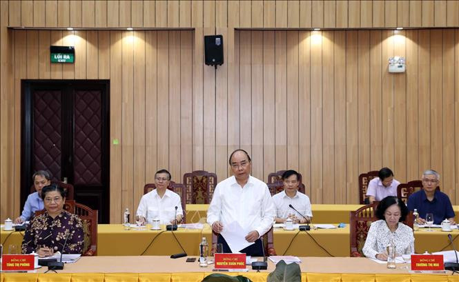 Đồng chí Nguyễn Xuân Phú, UVBCT, Thủ tướng Chính phủ phát biểu tại cuộc làm việc của Bộ Chính trị với Ban Thường vụ Tỉnh uỷ Bình Phước vào sáng 18/8