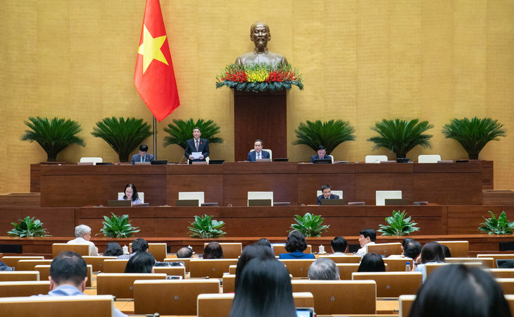 Phó Chủ tịch Quốc hội Nguyễn Đức Hải điều hành phiên họp sáng 17/5