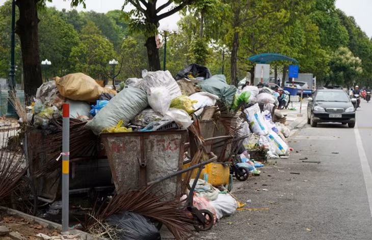 Rác thải tràn lan trên các con phố ở TP. Thanh Hóa