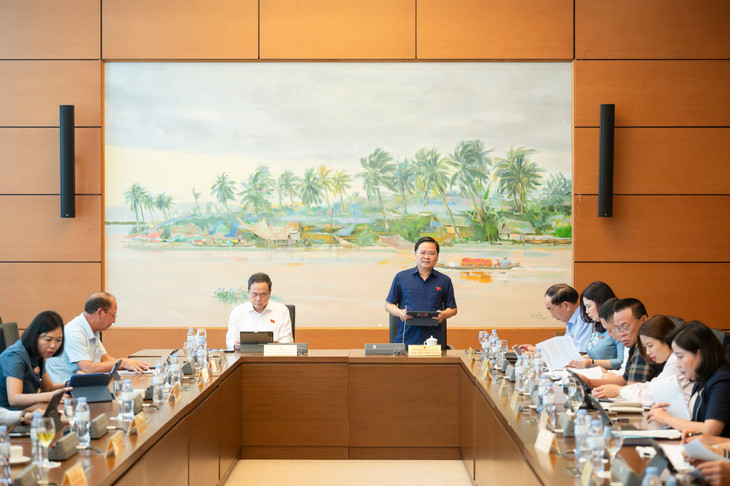 Quốc hội thảo luận ở tổ chiều 12/5