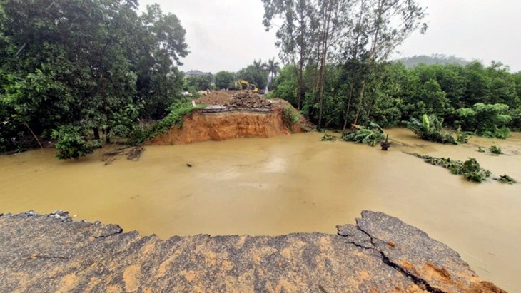 Đê xã Quyết thắng, Sơn Dương, tỉnh Tuyên Quang bị vỡ ngày 11/9/2024 sau bão Yagi