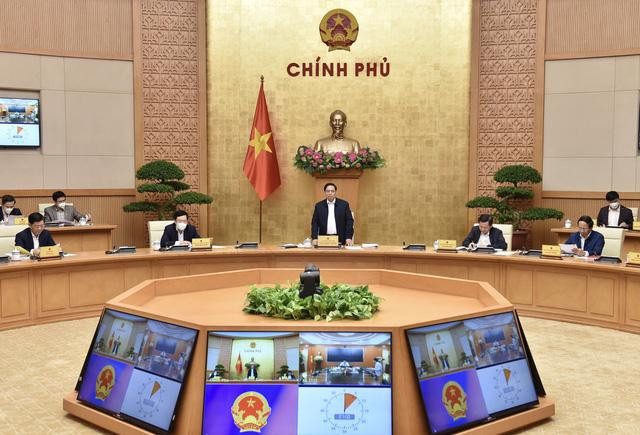 Chính phủ đặt mục tiêu phục hồi, phát triển nhanh hoạt động sản xuất, kinh doanh. Ảnh: VGP