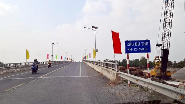 Dự án cầu Dù Tho bị tố giác có hành vi tham ô tài sản Dự án cầu Dù Tho bị tố giác có hành vi tham ô tài sản