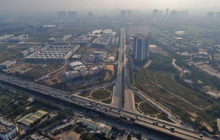 Đường Nguyễn Xiển - Xa La dài 2,5 km nối đường Vành đai 3 và đường 70, đi qua quận Hà Đông, Hoàng Mai và huyện Thanh Trì (Hà Nội).