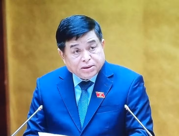 Bộ trưởng Bộ KH&amp;ĐT Nguyễn Chí Dũng báo cáo Quốc hội về dự thảo Nghị quyết về chính sách tài khóa, tiền tệ hỗ trợ triển khai Chương trình phục hồi và phát triển kinh tế - xã hội