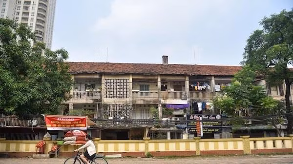 Nhiều chung cư cũ ở Hà Nội đang xuống cấp