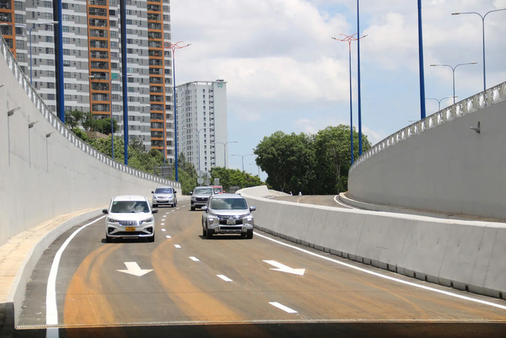 Thông xe hầm chui 4 làn xe ở nút giao An Phú - dự án nút giao lớn nhất TP.HCM Thông xe hầm chui 4 làn xe ở nút giao An Phú - dự án nút giao lớn nhất TP.HCM