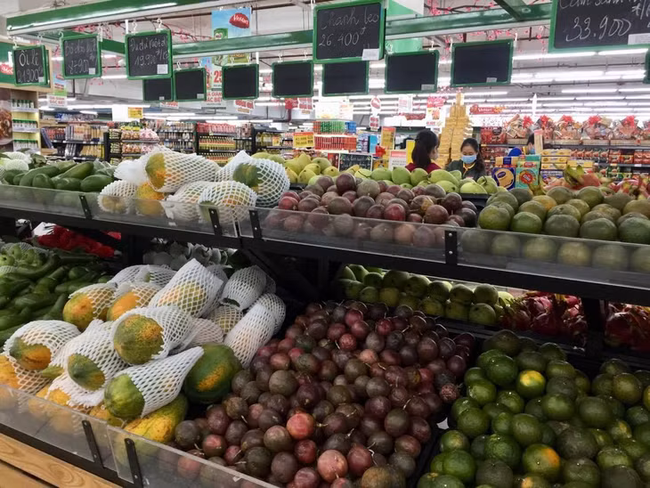 Hàng hóa tại siêu thị Hà Nội đang được bầy bán khá phong phú, giá cả ổn định