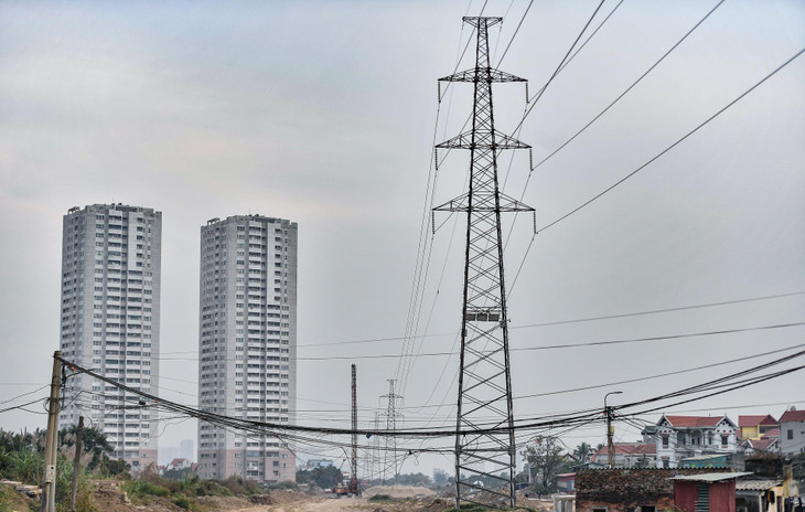 Đầu năm 2020, huyện Hoài Đức khởi công Dự án hạ ngầm tuyến đường dây cao thế 220 kV phục vụ giải phóng mặt bằng đường Vành đai 3,5 với tổng mức đầu tư trên 366 tỷ đồng. Hạng mục này dự kiến hoàn thành trong năm 2021, tuy nhiên đến cuối tháng 12/2021, đường điện vẫn nằm giữa tuyến khiến nhà thầu không thể thi công Vành đai 3,5 đoạn qua xã Di Trạch.