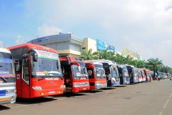 Xe ôtô kinh doanh vận tải hành khách sẽ được giảm 30% mức thu phí theo quy định hiện hành Xe ôtô kinh doanh vận tải hành khách sẽ được giảm 30% mức thu phí theo quy định hiện hành