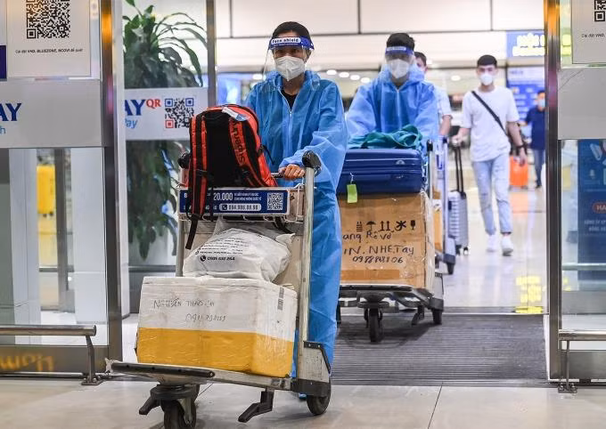 Hành khách đến Nội Bài từ TP.HCM