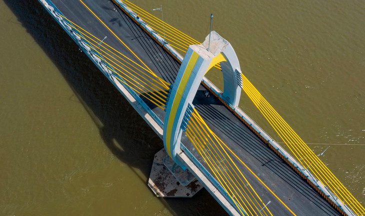 Theo ông Triệu Thế Hùng, Chủ tịch UBND tỉnh Hải Dương, cầu Quang Thanh giúp rút ngắn khoảng cách về vận tải, tăng cường giao lưu hàng hóa. Đây còn là điều kiện, cơ sở thuận lợi thể phát triển kinh tế, văn hóa, xã hội tỉnh Hải Dương và TP Hải Phòng.