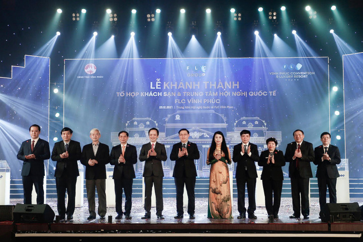 Chủ tịch Quốc Hội Vương Đình Huệ dự lễ khánh thành Tổ hợp khách sạn và Trung tâm Hội nghị Quốc tế FLC Vĩnh Phúc