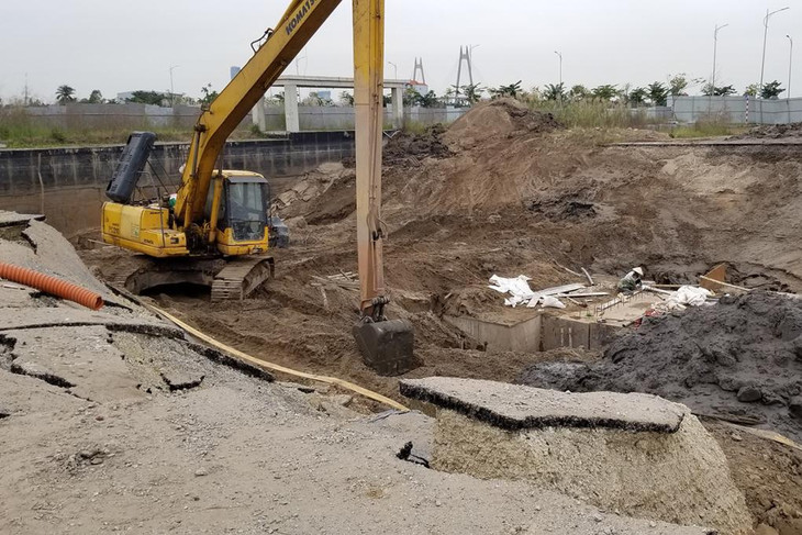 Hầm chui H3 gặp sự cố sụt lún, nứt đang được Công ty Xây dựng Hoàng Lộc sửa chữa khắc phục Hầm chui H3 gặp sự cố sụt lún, nứt đang được Công ty Xây dựng Hoàng Lộc sửa chữa khắc phục