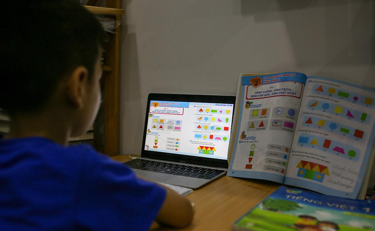 Học sinh lớp 1 ở Đà Nẵng học trực tuyến từ đầu năm học đến nay. Học sinh lớp 1 ở Đà Nẵng học trực tuyến từ đầu năm học đến nay.