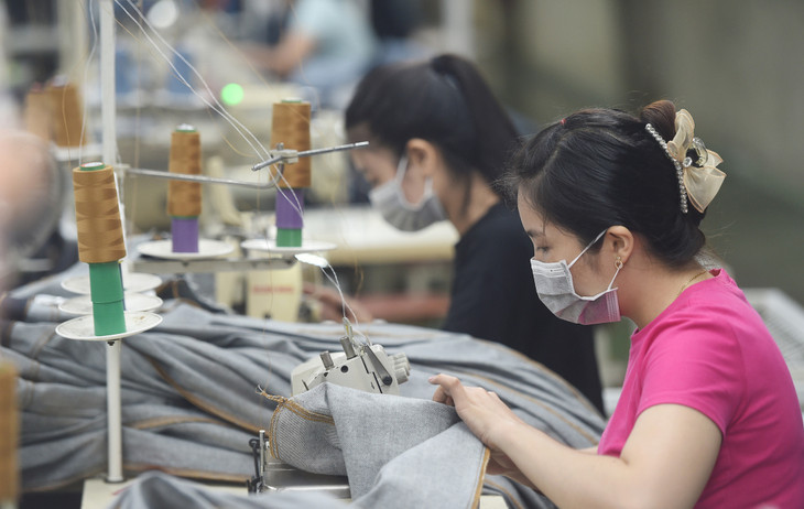 Giờ vào ca của công nhân may tại TP.HCM